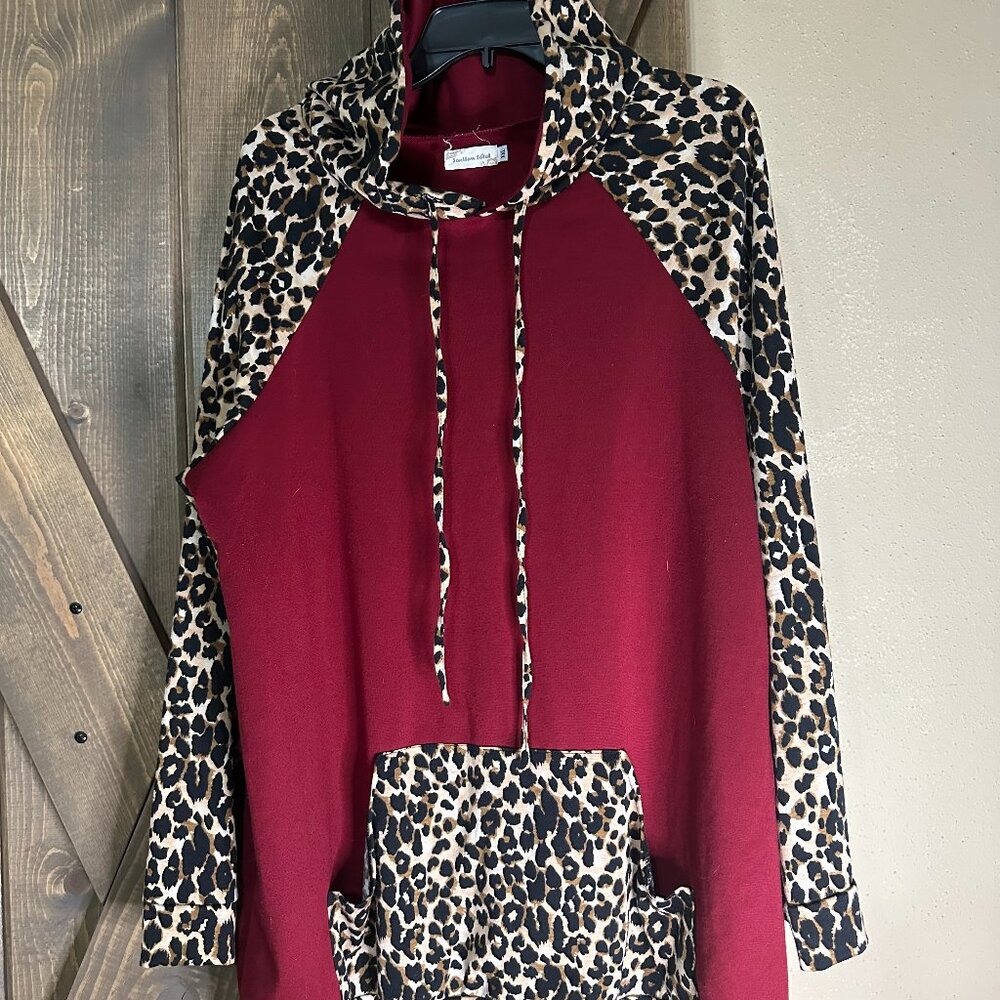 Women's Hooded Pullover Shirt